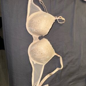 Victoria’s Secret Elegant Lace Women's Bra in Cream 36C